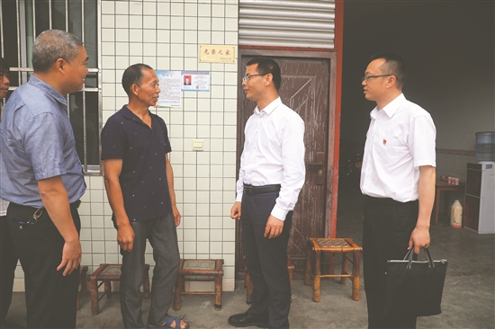 悬挂“光荣之家”牌匾 弘扬拥军优属优良传统