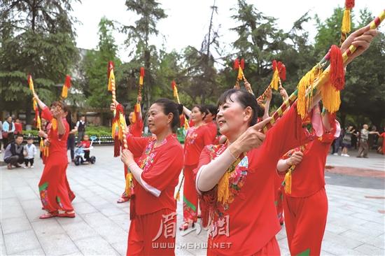 聚精会神。.jpg 聚精会神。.jpg