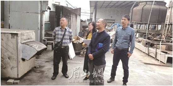 专家一线“把脉问诊”。.jpg