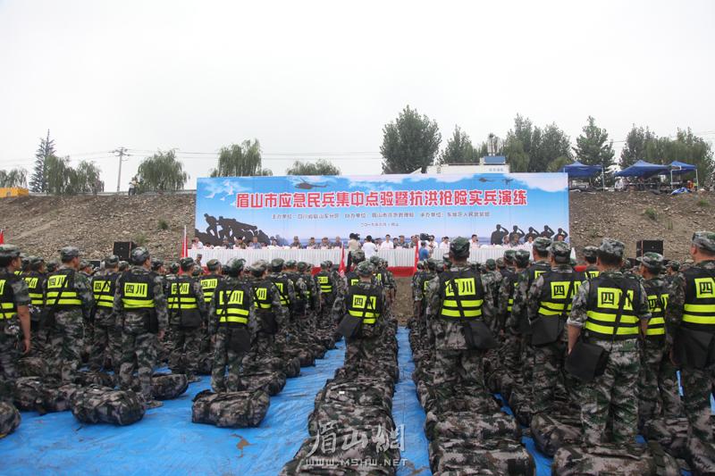观摩现场.jpg