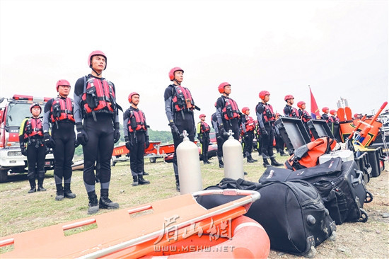彭山区2020年度水域救援实战演练现场。