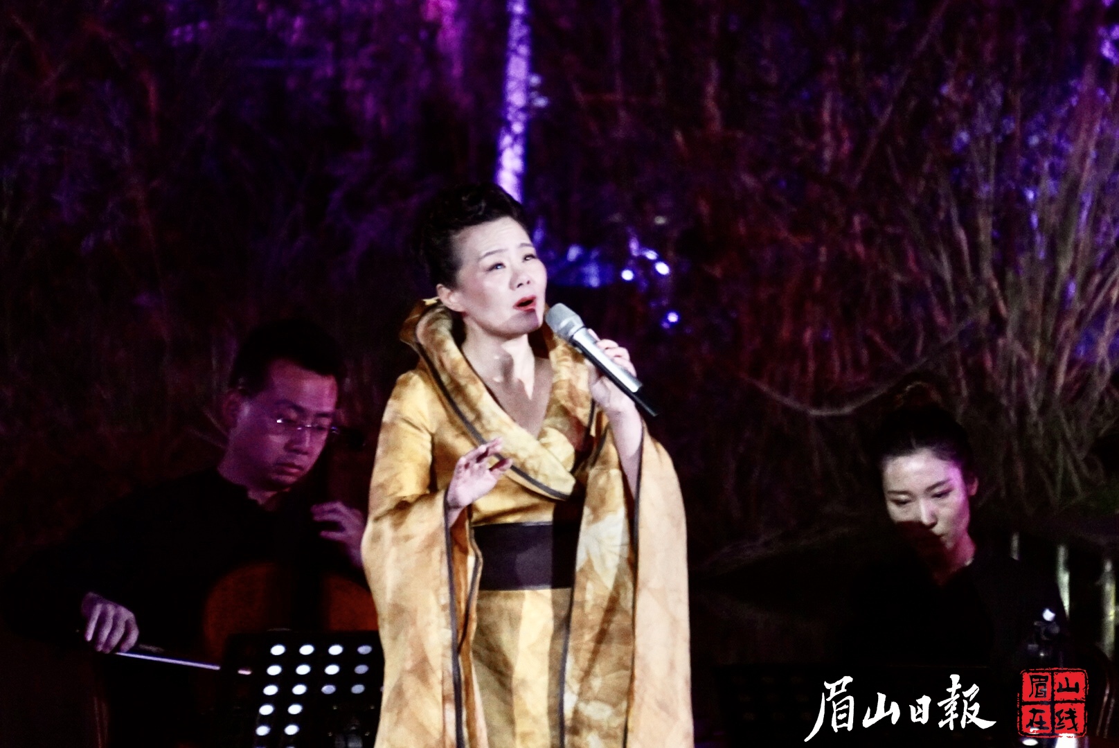 龚琳娜演唱