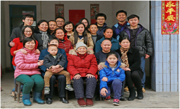 210521杜桂珍家庭合影.png 210521杜桂珍家庭合影.png