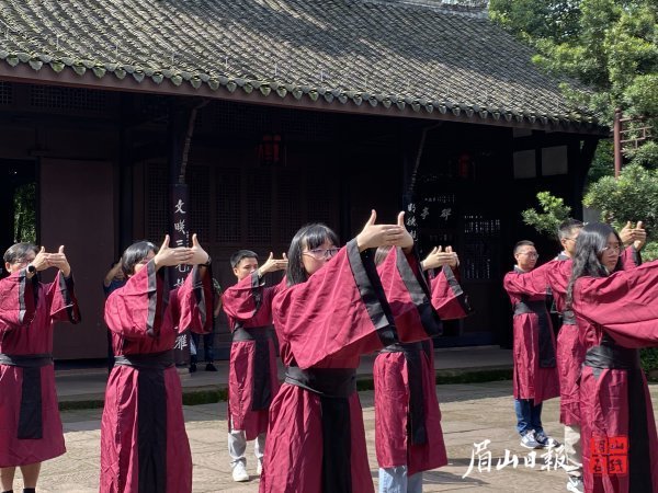 祭拜活动。