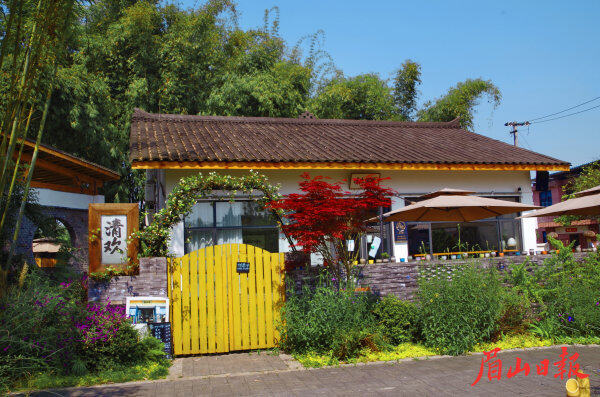 兰沟村民居打造成的休闲书吧。 兰沟村民居打造成的休闲书吧。