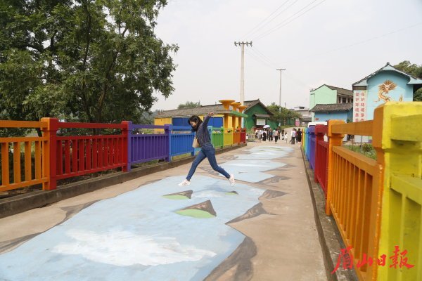 古井村的旅游资源,吸引了众多游客打卡游玩。 古井村的旅游资源,吸引了众多游客打卡游玩。