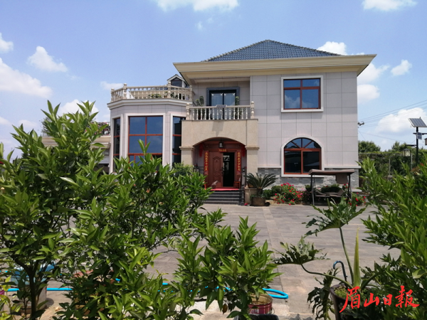 李彻新拍摄的美丽庭院。 李彻新拍摄的美丽庭院。