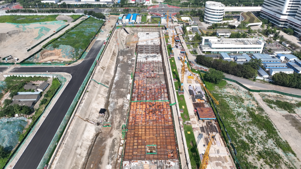 航拍停车场项目建设现场。.png