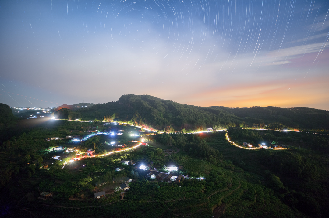 古村夜景。丹棱县文广旅局供图