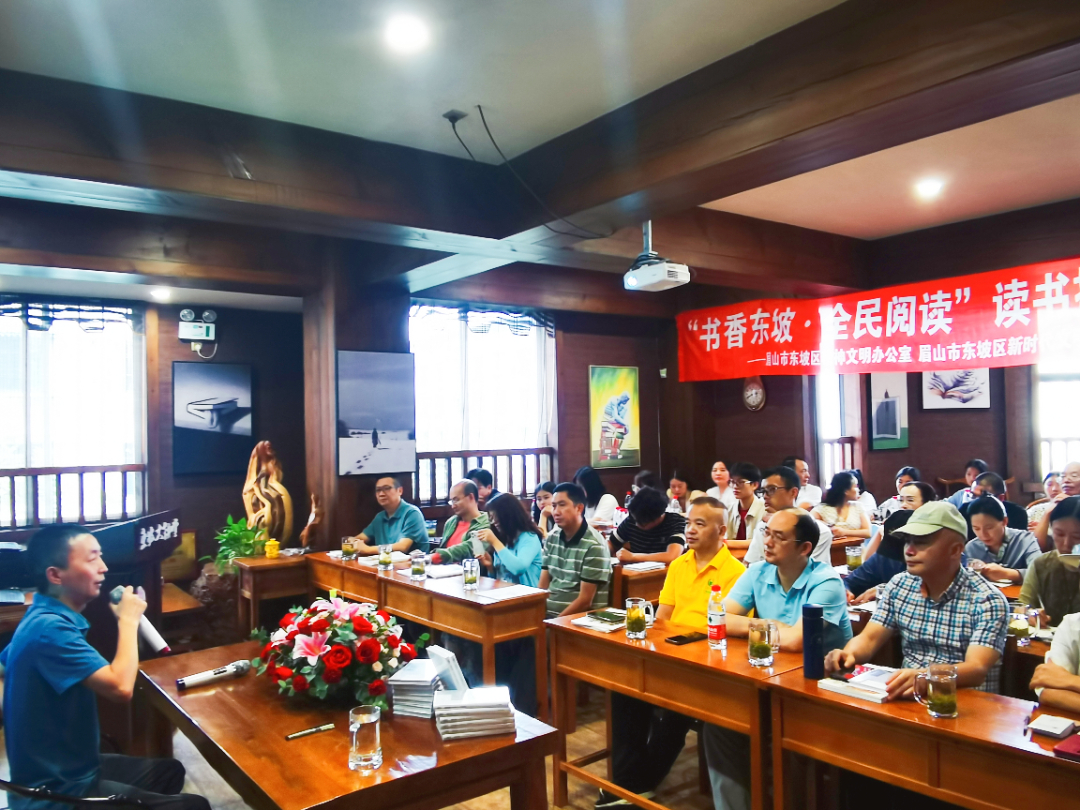 熊焱为大家分享在写作中关于语言的表达经验。