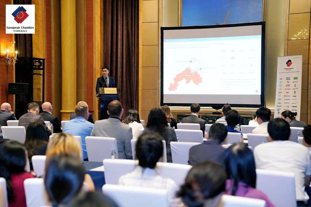 市经合局在中国欧盟商会活动上推介眉山。.jpg