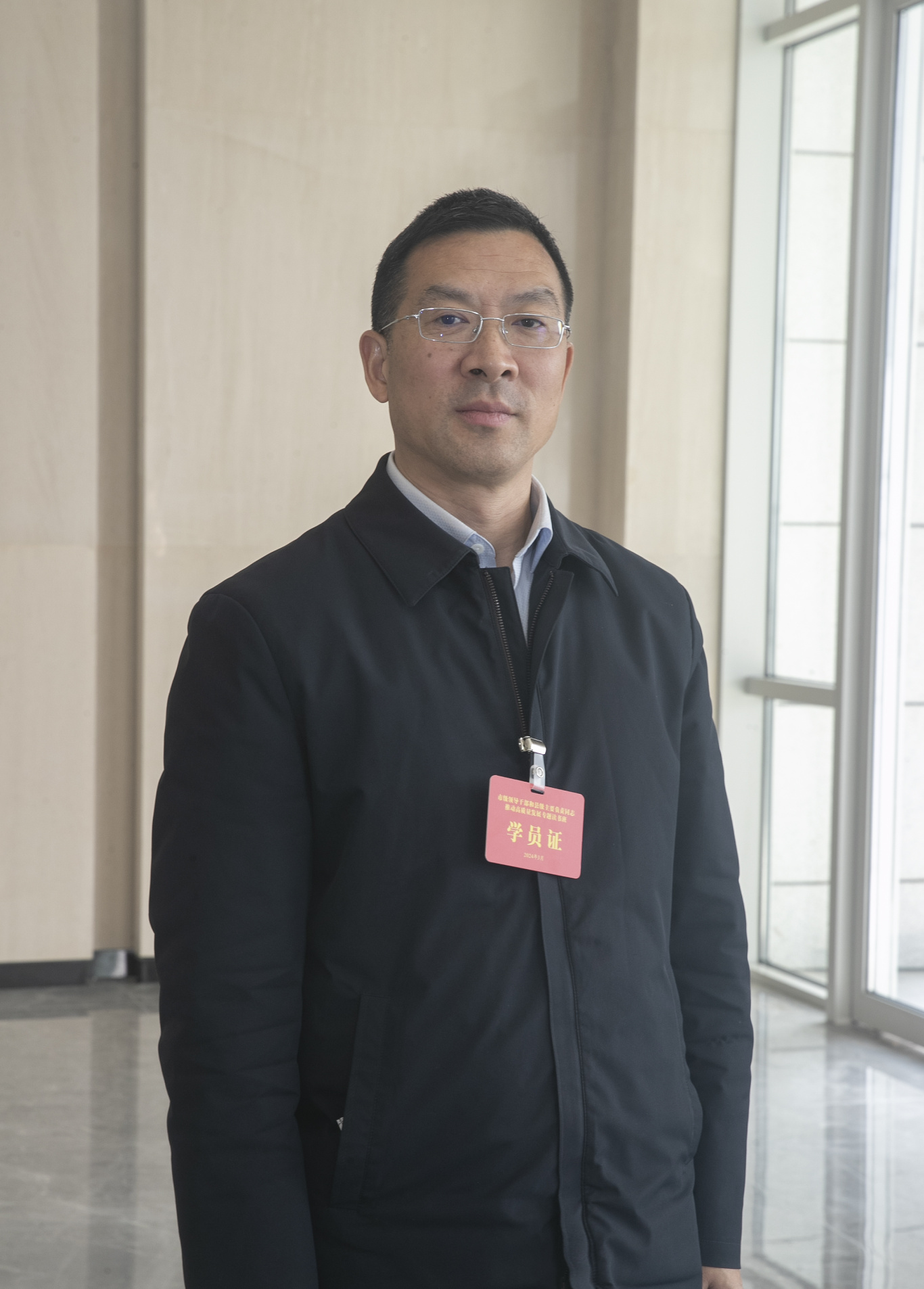洪雅县委书记周代军.jpg