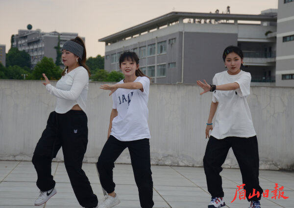 彩排现场。 彩排现场。