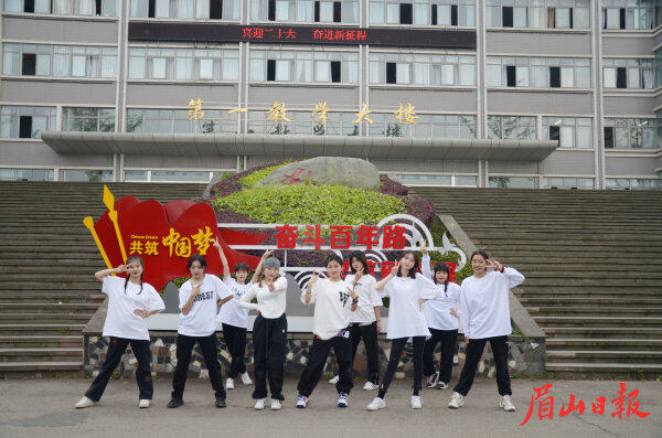 主创参演人员彩排现场。 主创参演人员彩排现场。