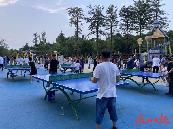  运动锻炼，健康你我。
